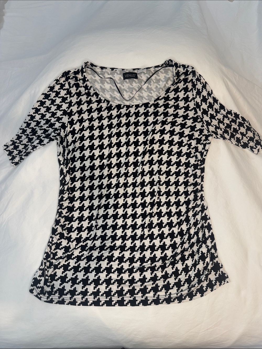 VENUS Black and White Houndstooth Scoop Neck Short Sleeve Top